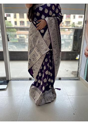 Image of Women's Banarasi Silk Georgette Saree Featuring Silver Sequin And Mirror Work