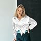 TUONYIS Bluse Damen Casual Business Bluse, Satin Bluse Basic Langarm zum Knöpfen, V Ausschnitt, Casual Arbeit Shirt, Stretch, Modern Oberteil Elegant (Weiß) (DE/NL/SE/PL, Alter, Einheitsgröße, Weiß)
