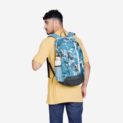 Image of Decathlon lightweight 20L backpack with 2 pockets and a bottle holder.