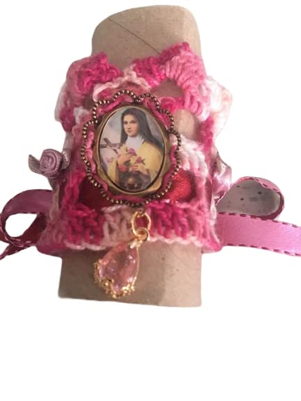 Bracelet manchette crochet unique Thérèse de Lisieux : le cadeau idéal pour communion et baptême