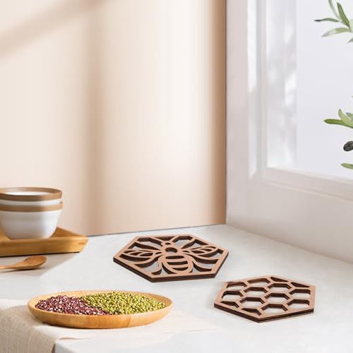 NUOBESTY Petek şeklinde ahşap altlık ve arı kolye ucu 4 adet el yapımı doğal ahşap ev ve bahçe dekorasyonu için - Görsel 4