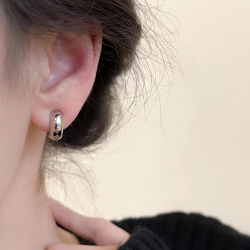 Gold Clip On Hoop Earrings for Women 14K Gold Plated Non Pierced Chunky Clip On Huggie Hoops Adjustable No Piercing Fake Earrings3