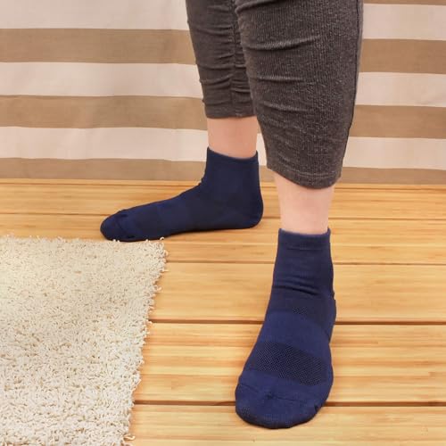 Image of BambooMN Women's Rayon from Bamboo Athletic Quarter Crew Sock for Home Travel Work and Sport