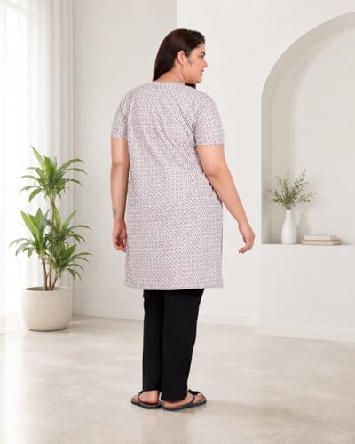 Image of In Love Women's All-Over Printed Cotton Plus Size Longline T-Shirt with Pockets