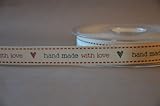 Einzigartig und vielseitig Berisfords Band „Hand Made with Love“, 15 mm, Naturfarben