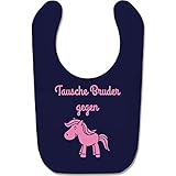 Dieser Latz eignet sich für alle Kinder, egal ob Jungen oder Mädchen und ist ein tolles Geschenk für jede Party - ob Baby Shower, Baby-Welcome-Party, Taufe, zur Geburt, zum 1 Geburtstag oder einfach so für 1, 2, 3, 4, 5, 6, 7, 8, 9, 10, 11, 12, 13, 14 Monate alte Babys oder auch ältere mit 18, 36 Monaten bzw. 2, 3 oder sogar 4 Jahren