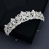 ♕ Esta diadema de tiara de cristal es apta para mujeres, niñas, novias y damas de honor. Engastada en plata, esta tiara nupcial presenta un cristal transparente brillante en el centro que está acentuado con pergaminos enjoyados en un diseño romántico.