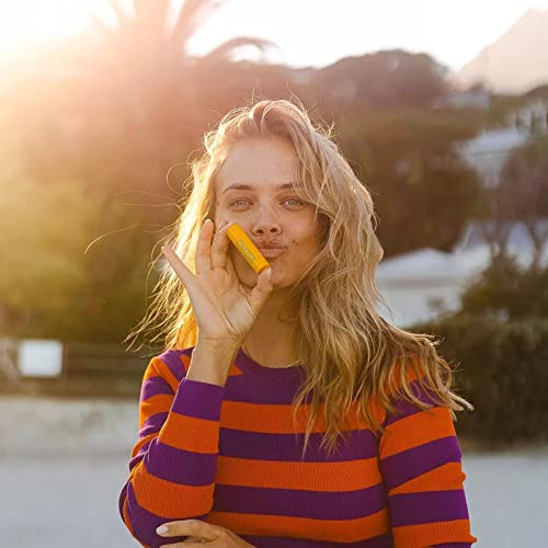 OYESS loving nature Oyess Lippenpflege Honig, pflegender Lippenpflegestift für trockene Lippen (1 x 4,8 g)