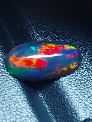 Cabochon opale éthiopienne noire pour création de bijoux bohèmes chic