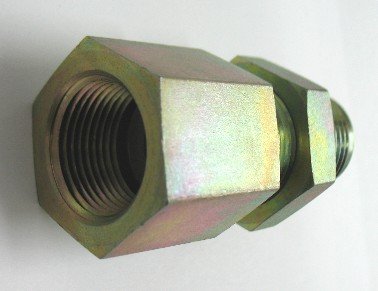AF C5275-12-12 - 3/4 Female Pipe (1.050''-14 Threads) x 3/4 Male JIC (1-1/16''-12 Threads) Bulkhead - Female Bulkhead Connector