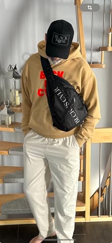 Bolsa de cuerpo negra equipada con cremalleras y correa resistente 7