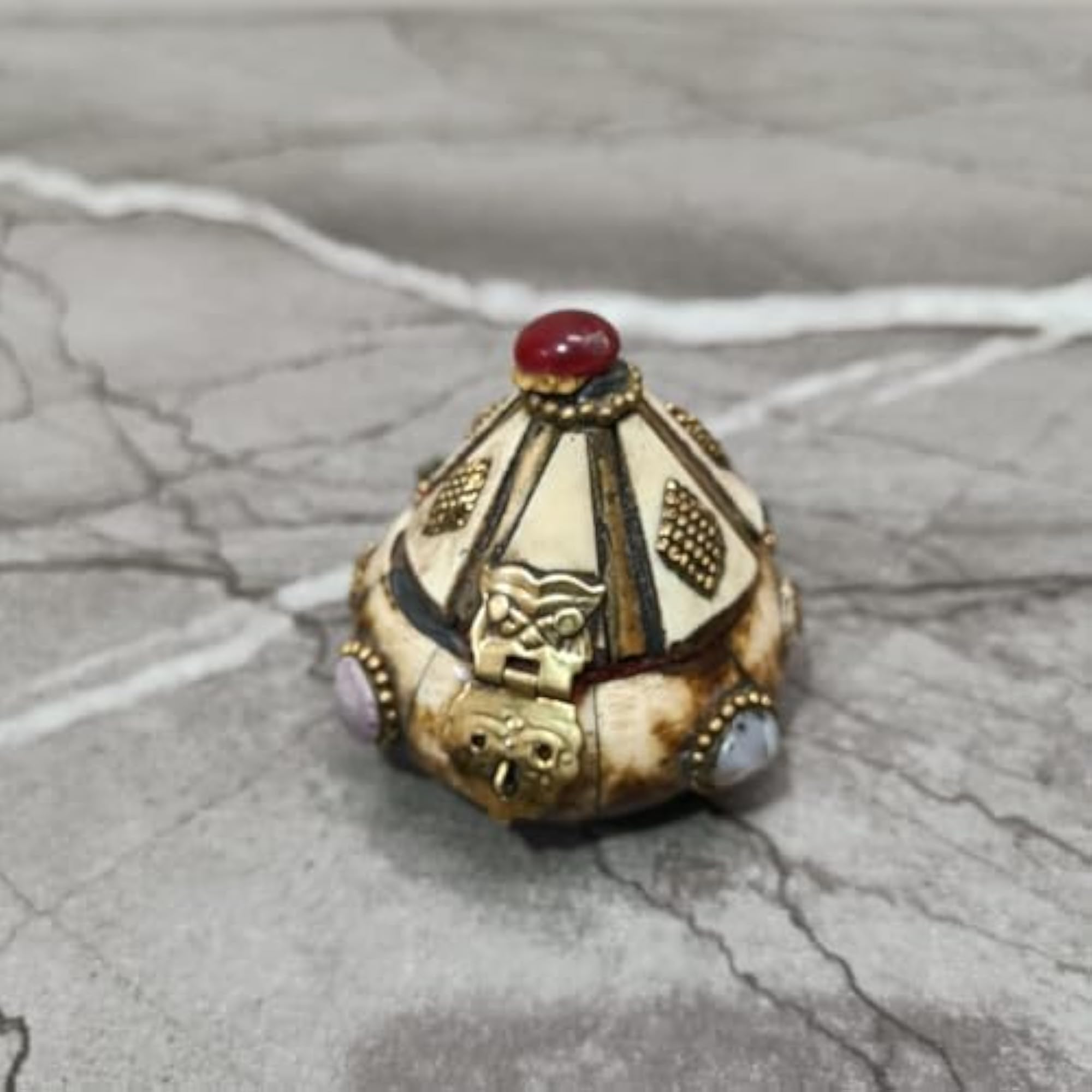ROUND SHAPE BONE JEWELRY BOX, Handmade Camel Bone Trinket Box