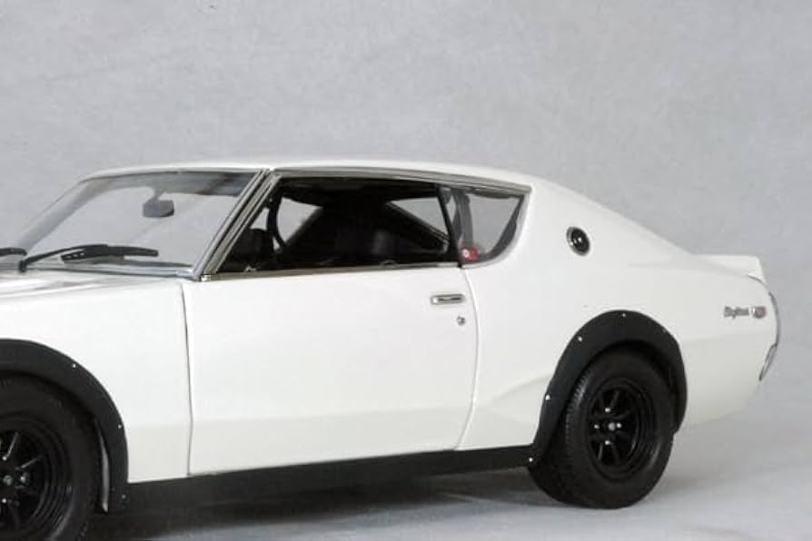 18　京商　日産　スカイライン 2000GT-R ケンメリ　KPGC110 Amazon | 京商／KYOSHO：1/18 ニッサン スカイライン 2000 GT-R