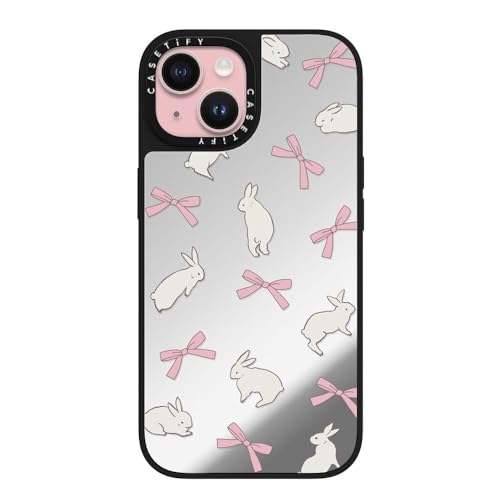Coque miroir iPhone 15 CASETiFY pour éviter les rayures et réussir ses ajustements maquillage