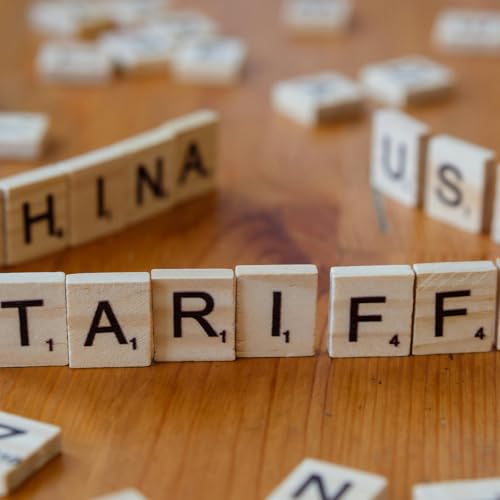 『Tariffs, Transparency, and Timely Decisions: A CFO’s Playbook for Manufacturers』のカバーアート