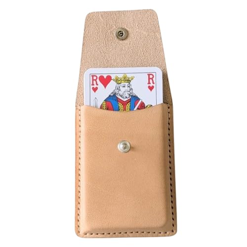 tahora Étui en cuir pour jeu de 32 cartes – Fait main – Cuir de vachette à tannage végétal – Couture point sellier – Fermeture bouton pression – Étui artisanal belote