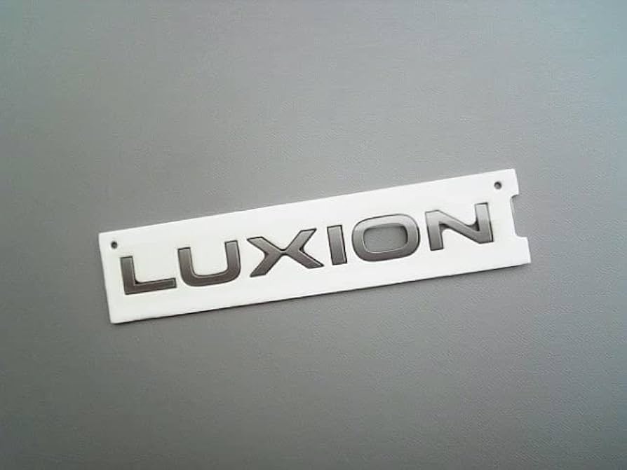 パーツ Princess.c-211 Amazon | C28 セレナ LUXION リヤエンブレム SERENA