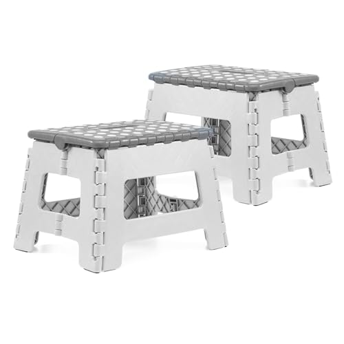 The Secret Home - Pack de 2 Taburetes Plegables Multiusos - Escalera Antideslizante de PVC - Altillo para Cocina, Baño o Dormitorio (Blanco, 29x22x22)