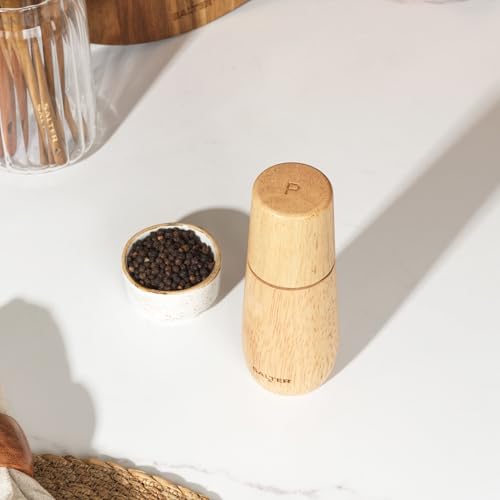 Salter Edith Pepper Mill – Grinder per spezie in legno, legno certificato FSC®, mulino per stagionatura manuale, meccanismo di macinazione in acciaio al carbonio, ghiaia regolabile dalla finitura - immagine 5