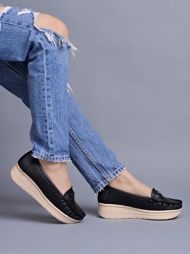 Image of Shoetopia Women's White Sandals - Stylish Slingback Slip-On Bally || Bow Design, Comfortable Casual & Party Footwear
