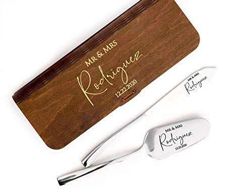 Personalized Wedding Cake Server Set - Mr & Mrs Keepsake Cutting Knife Set - Engraved Cake Knife Server Set - Rustic Wedding Cake Set - Custom Cake Cutting Set - Wedding Gift for Bride and Groom