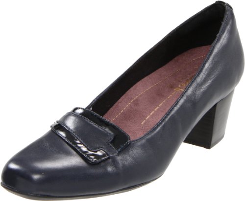 Clarks Women's Levee Delta Pump