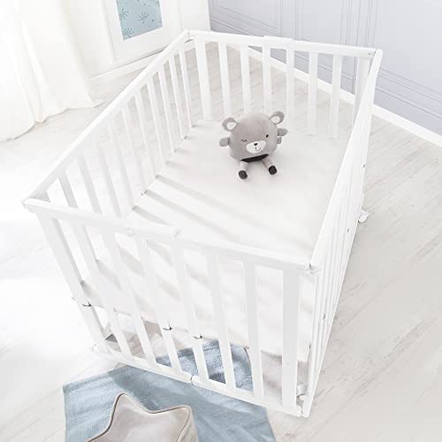 roba Laufgitter klappbar 75 x 100 cm - Platzsparender und faltbarer Baby Laufstall - Mobiles Krabbelgitter inkl. Rollen - 2-fach höhenverstellbar - Holz weiß