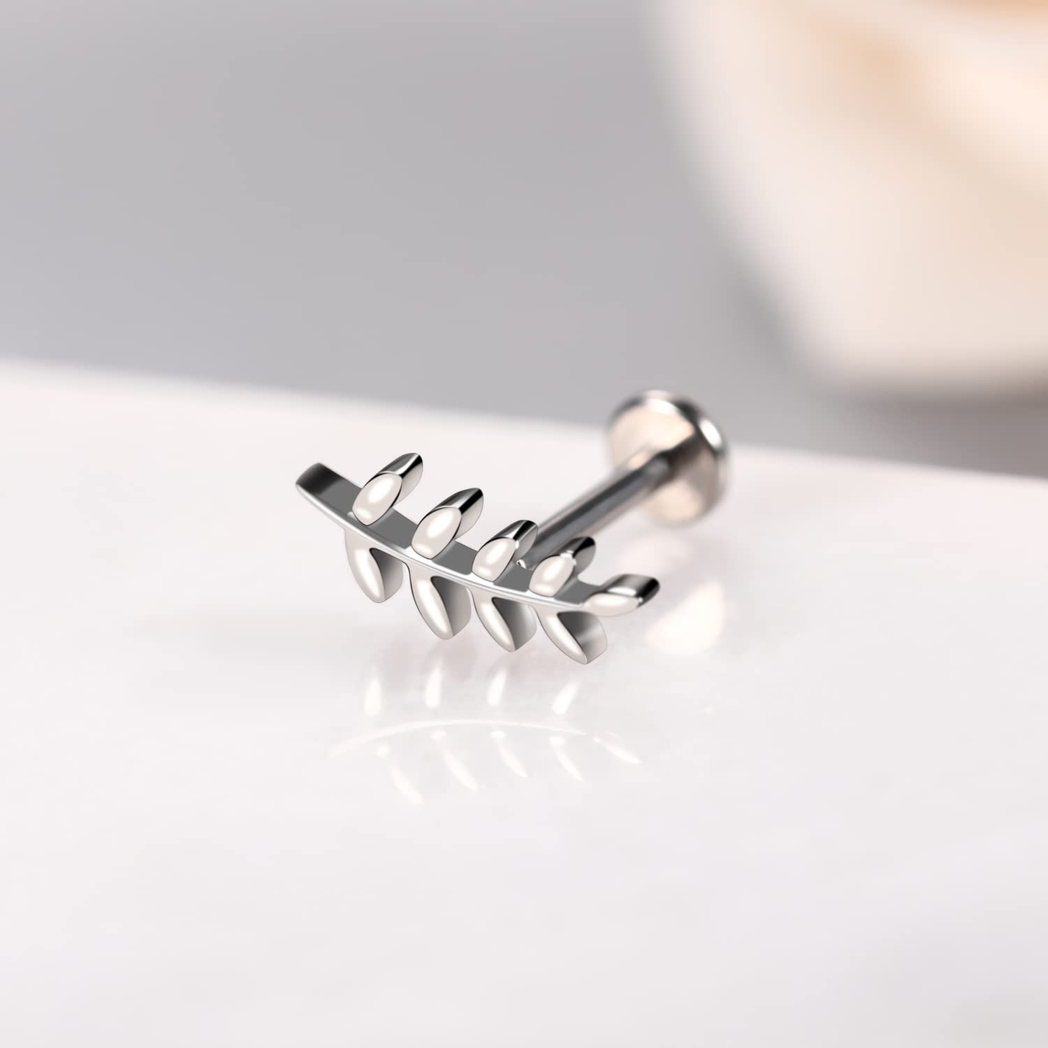 hengkaixuan 16G Titanium Labret Studs - Internally Threaded Flatback - Unisex - Silver - Piercing Jewellery — view 5