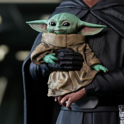 Diamond Select Toys Star Wars Premier Collection: The Mandalorian: Luke Skywalker & Grogu Statue, Multicolor - Image 3