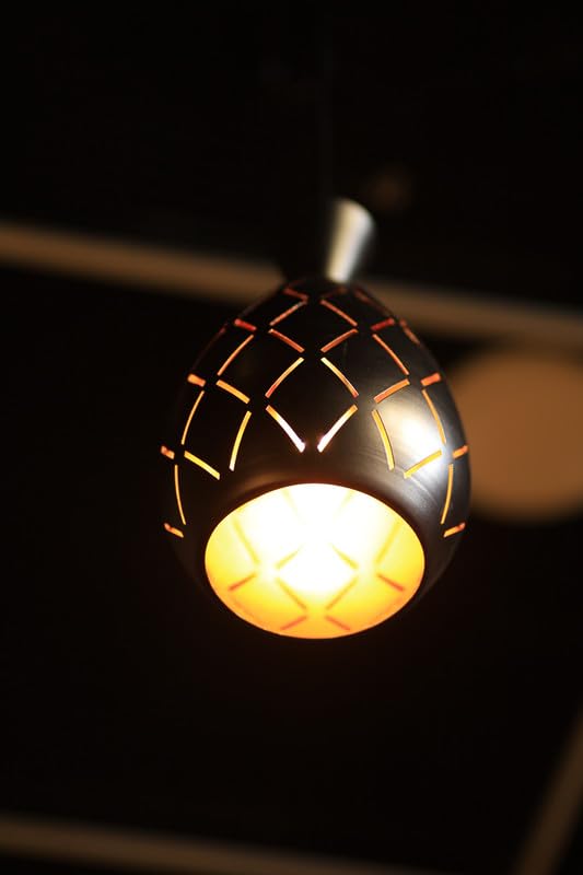 Image of Lantern-Styled Pendant Lights - Vintage-Inspired Hanging Fixtures for Classic and Timeless Home Decor |Black|