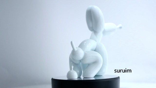 Amazon.co.jp: うんちバルーン犬の像樹脂彫刻家の装飾モダンな