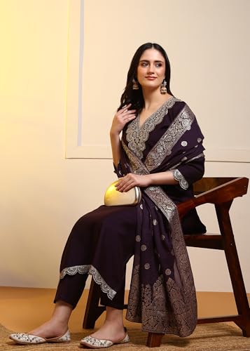 Image of New Ethnic 4 You Women's Embroidered Straight Kurta Set with Jacquard Dupatta
