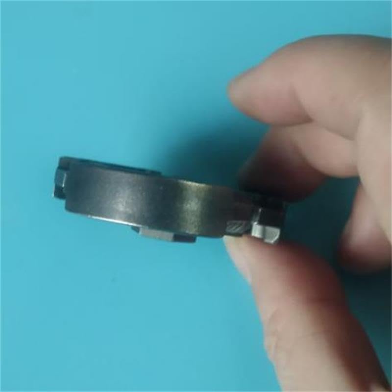 Embrayage pour tronçonneuse CS-2511TES et ressort de sabot P100004180 A056-000830