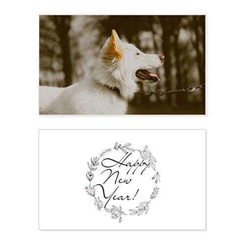 Tarjeta de Año Nuevo con foto de perro blanco para felicitaciones personalizadas navideñas