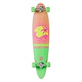 Le longboard California Dreaming Pintail dans toute sa gloire néon. Mesure 22,9 x 101,6 cm avec un empattement de 67,9 cm. En forme de queue de cheville. Complet avec camions inclinés inversés de 150 mm, roues 70 mm 78 A.