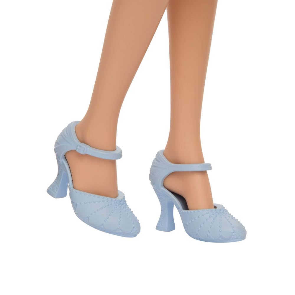 Mattel Poupée Universelle et Accessoires avec Cheveux blonds stylés, posabilité et Look Uniforme Scolaire Amovible