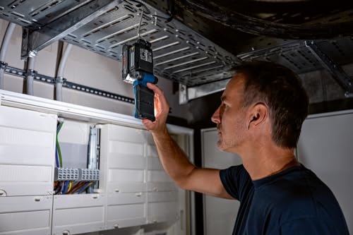 Bosch Professional 18V System Akku Leuchte GLI 18V-800 (mit 800 Lumen, 20 LEDs, Leuchtenkopf um 360° schwenkbar und um 180° neigbar)