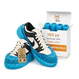 AKITAInk – 100 Copriscarpe Monouso Resistenti in CPE | Impermeabili, Blu, con Suola Goffrata, Taglia Unica Fino al 48 | DPI per Pulizia, Cliniche, SPA, Giardinaggio