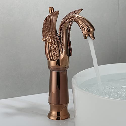 Robinetterie antique cygne doré pour sublimer votre vasque rétro