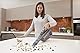 BLACK+DECKER 36 Wh / 18 V Akku-Handstaubsauger Dustbuster Smart tech (mit Cyclonic Action & Zwei Saugstufen, integrierte ausziehbare Fugendüse, inkl. Ladestation mit Wandhalterung) BHHV520BF