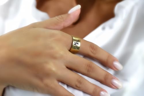 Bague griffon en or gravée au design mythique et finitions haut de gamme - 2