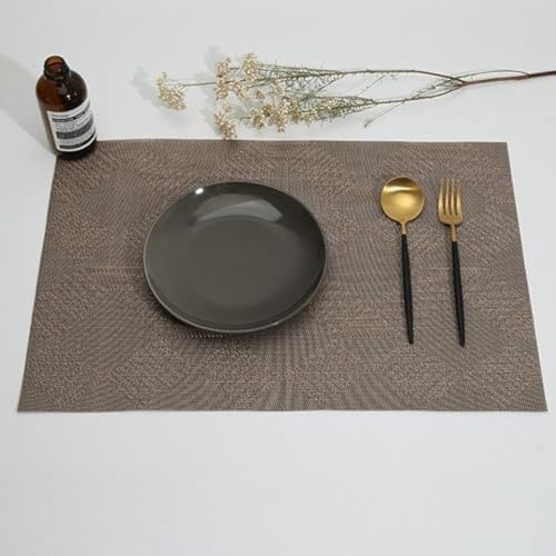 Set de table pour table de salle à manger chic et repas quotidiens