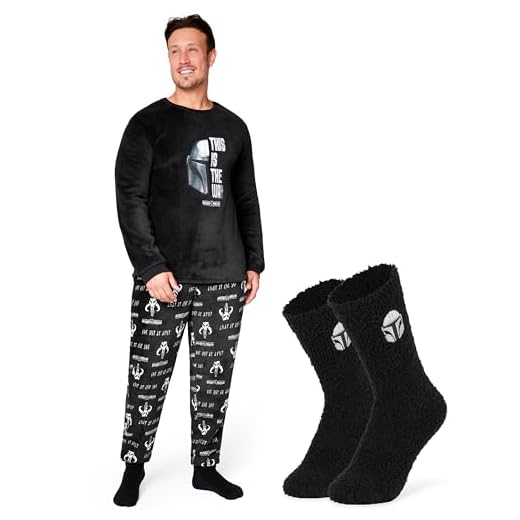 Disney The Mandalorian Pijama Hombre - Conjunto Pijama Hombre Invierno de Polar y Calcetines Suaves de Casa Tallas M-2XL (Negro,L)