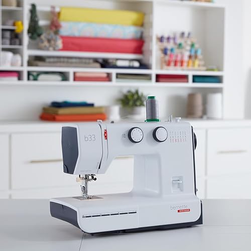 Bernina Bernette B33 Machine à coudre mécanique pour débutant avec bras libre