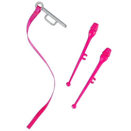 Barbie GTW37 - Brünette Puppe rhythmische Sportgymnastin (ca. 30 cm) mit schillerndem Metallic-Gymnastikanzug, 2 Keulen und Band, tolles Geschenk für Kinder ab 3 Jahren – Bild 6