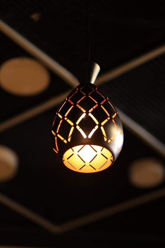 Image of Lantern-Styled Pendant Lights - Vintage-Inspired Hanging Fixtures for Classic and Timeless Home Decor |Black|