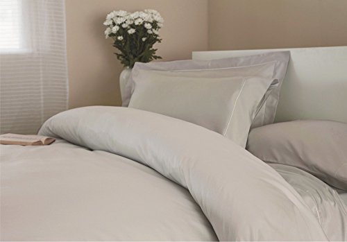 Image of Belledorm Egyptian Cotton Flat Sheet - 400 Thread Count - Can be used as a top sheet or bottom sheet (Double, Platinum)