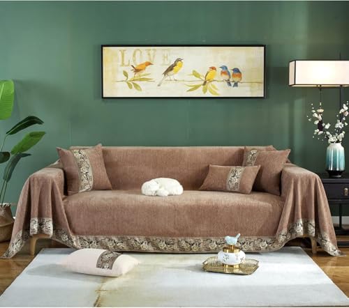 Housse de coussin en chenille marron pour protéger un grand canapé
