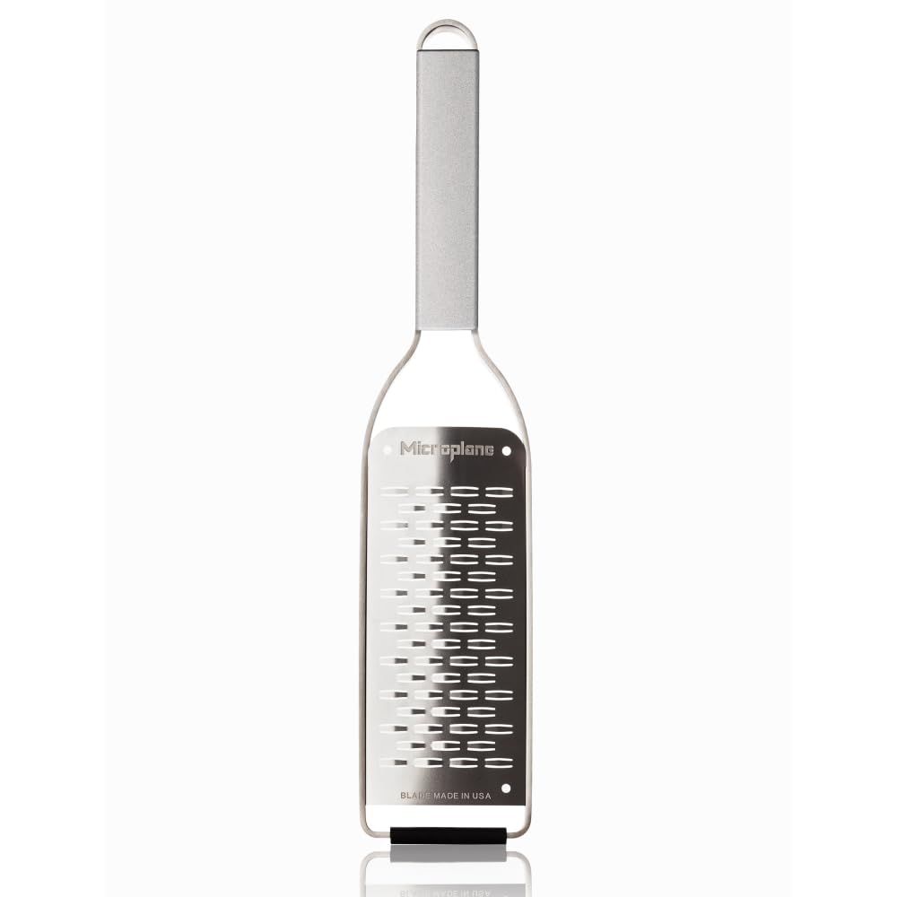 Microplane Nueva serie profesional – Corte de 2 vías, elegante diseño de acero inoxidable, perfecto para calabacines, manzanas, peras, rábanos, queso duro o chocolate y más, hoja de acero inoxidable