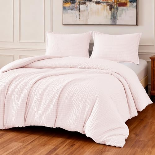 Image of Amazon Basics Duvet Cover Set with Jacquard Geometric Pattern, 3-Piece with 1 Duvet Cover and 2 Pillow Shams, Comforter Not Included, Queen, Pink